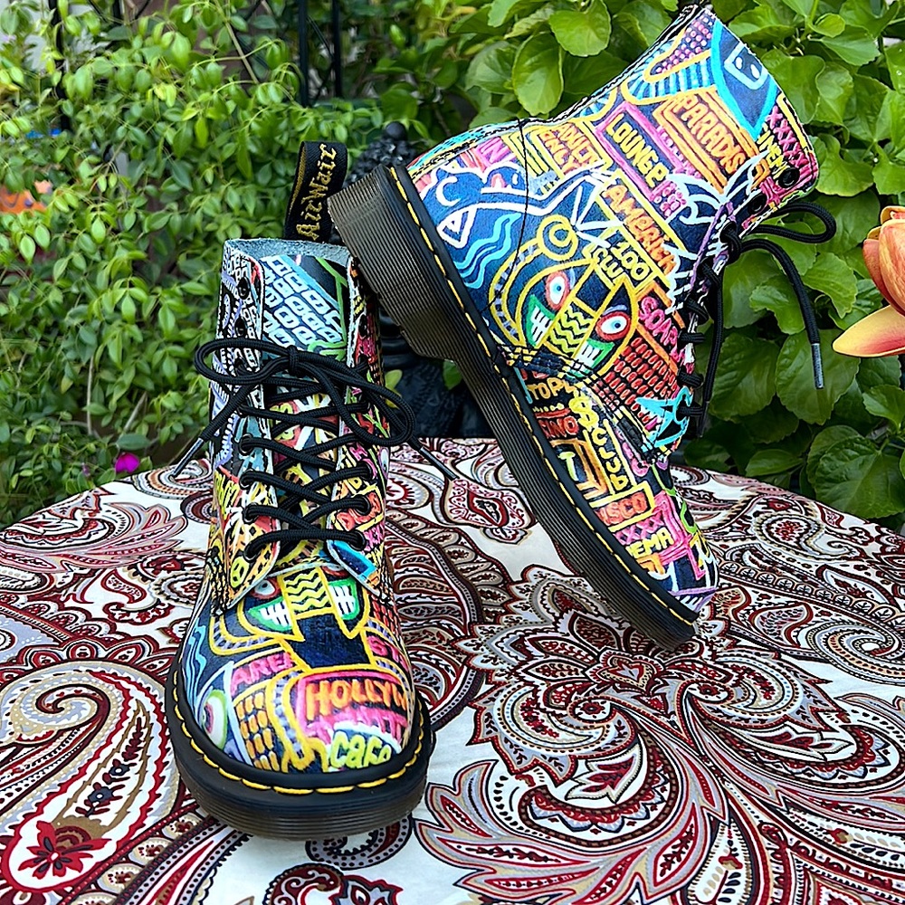 Dr. Martens x Mark Wigan KABOOM GRAFFITI Pascal Boots - Picture 12 of 17